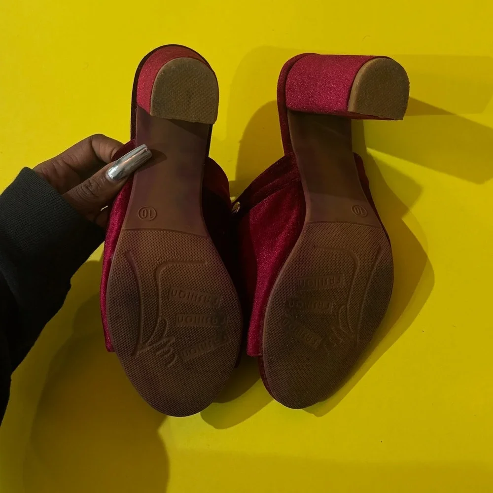 Burgundy Velvet Mule Heels Studded Block Heel Slip-On - Size 10‎ - Picture 6 of 6